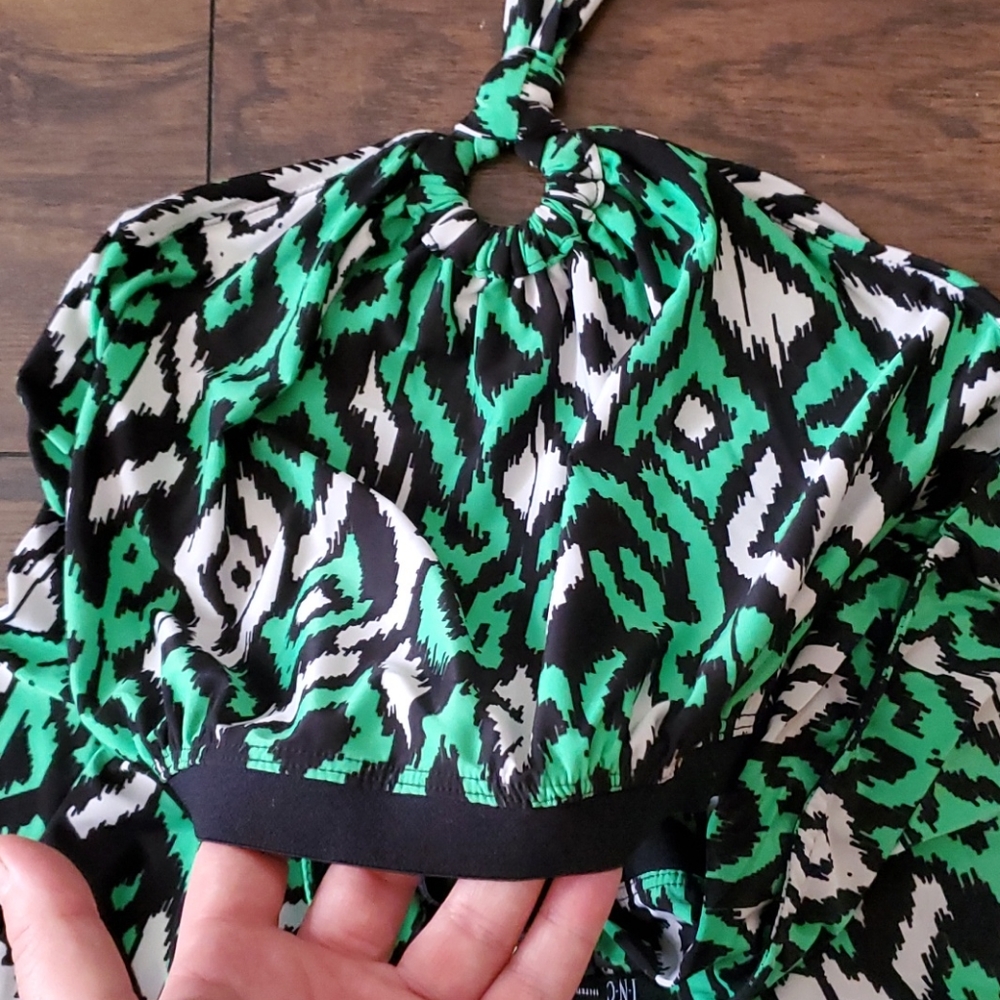 Large Green INC Backless Top - Picture 3 of 3